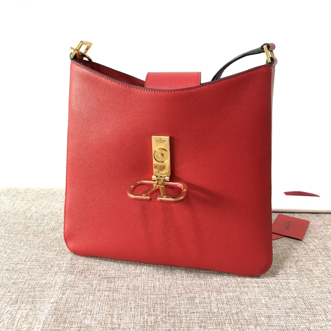  Valen Garavani LOGOValen Handbags