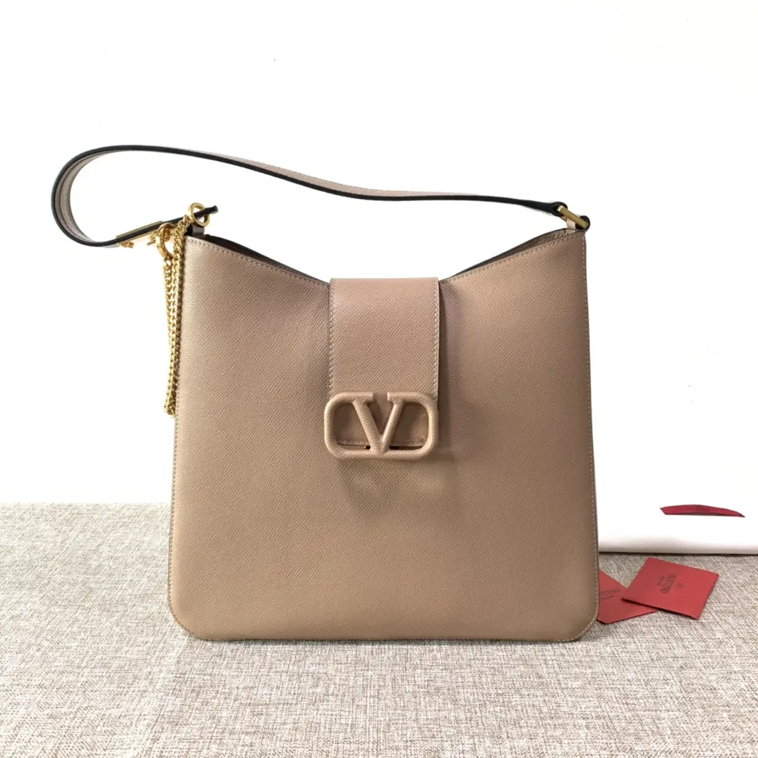  Valen Garavani LOGOValen Handbags