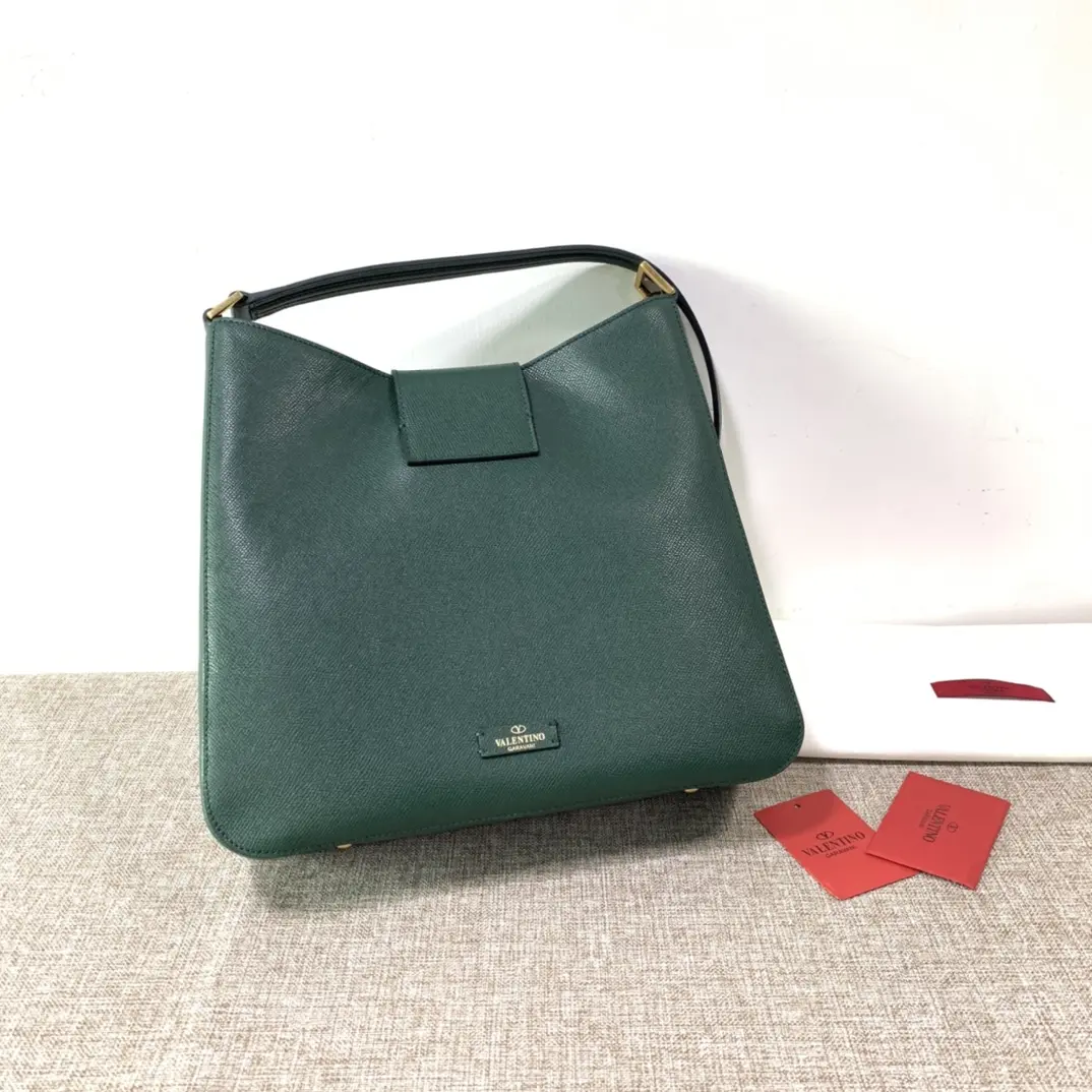  Valen Garavani LOGOValen Handbags