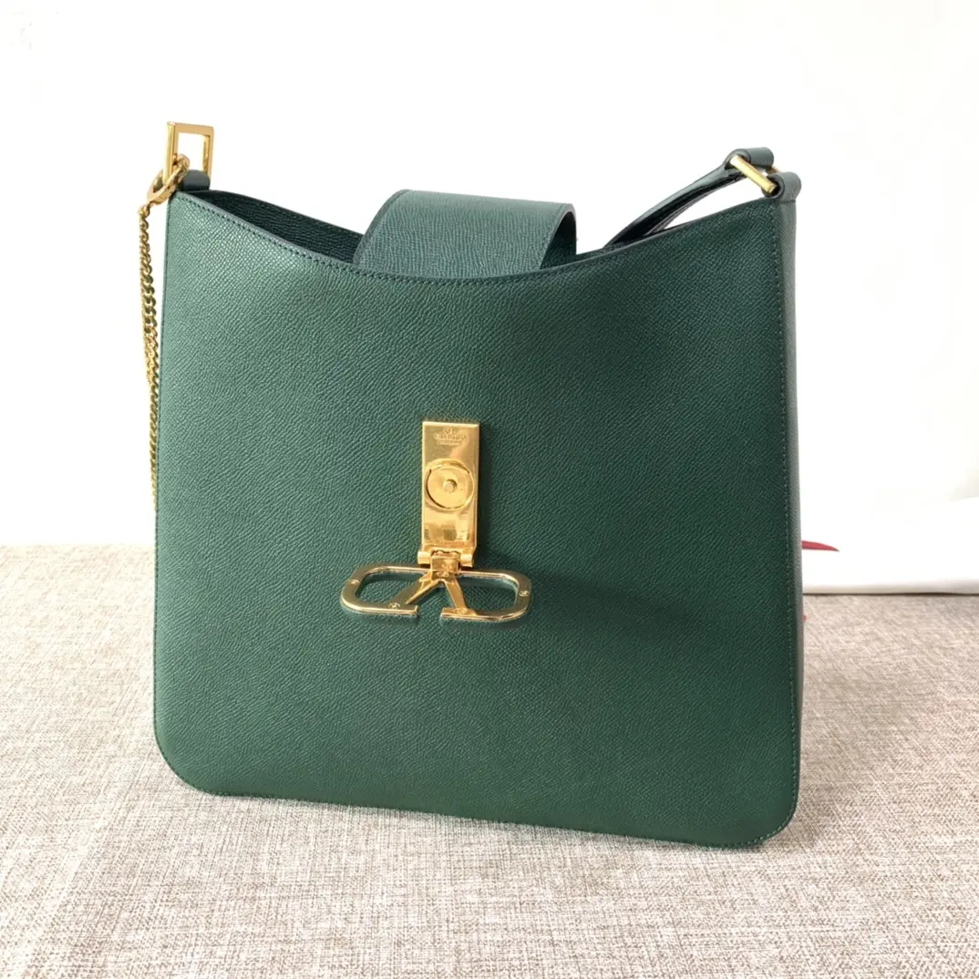  Valen Garavani LOGOValen Handbags