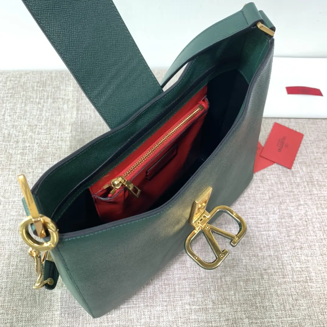  Valen Garavani LOGOValen Handbags