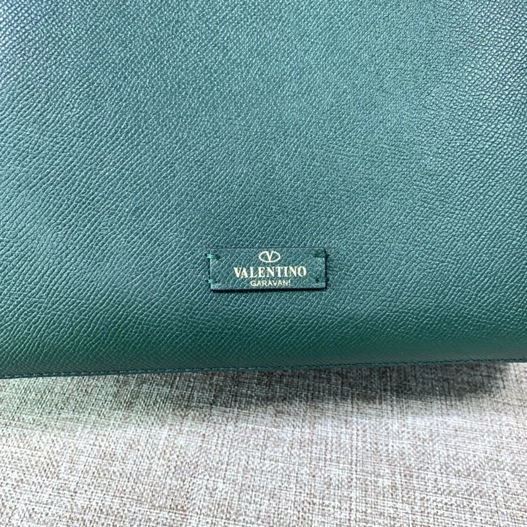  Valen Garavani LOGOValen Handbags