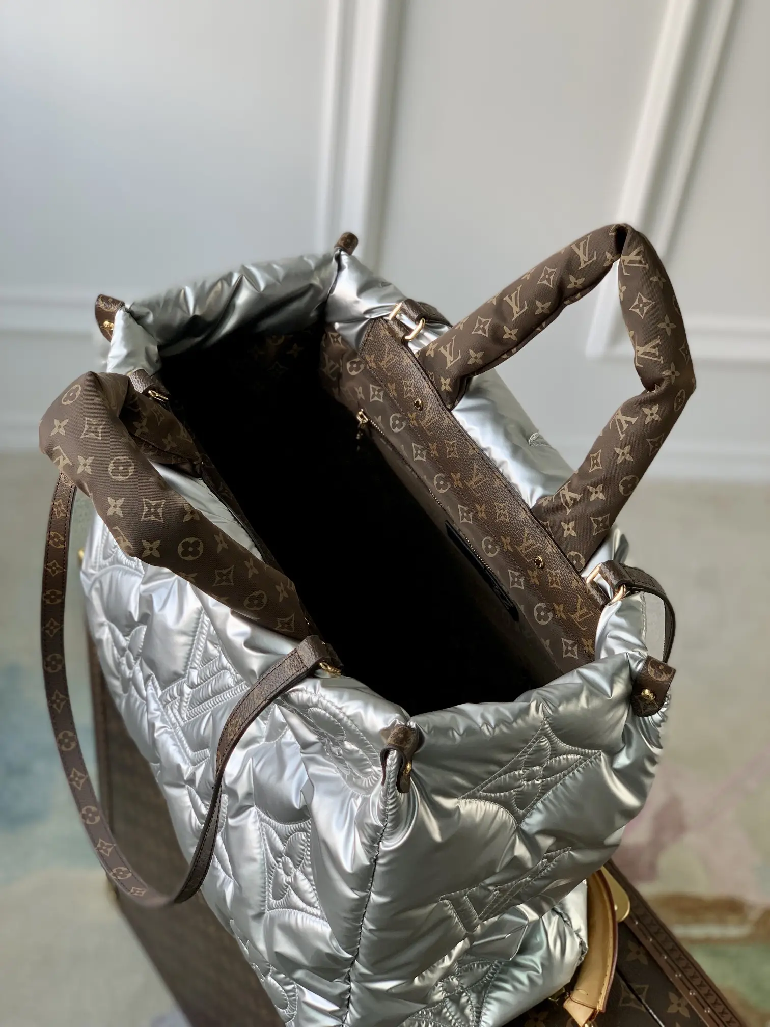 Louis Vuitton 2022 new sling bag