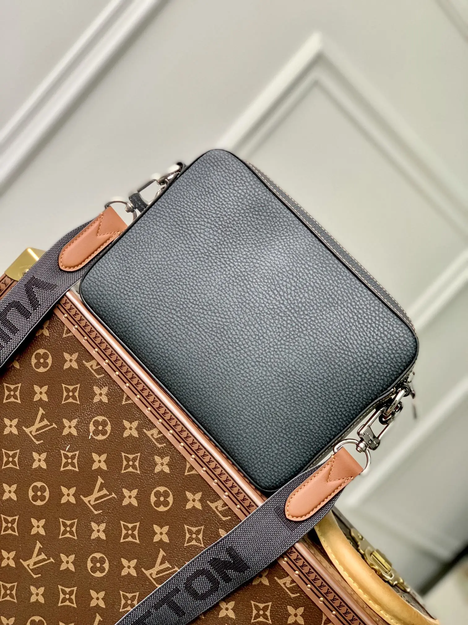 Louis Vuitton 2022 new sling bag