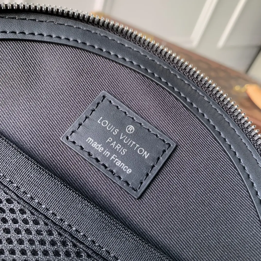 Louis Vuitton 2022 new sling bag