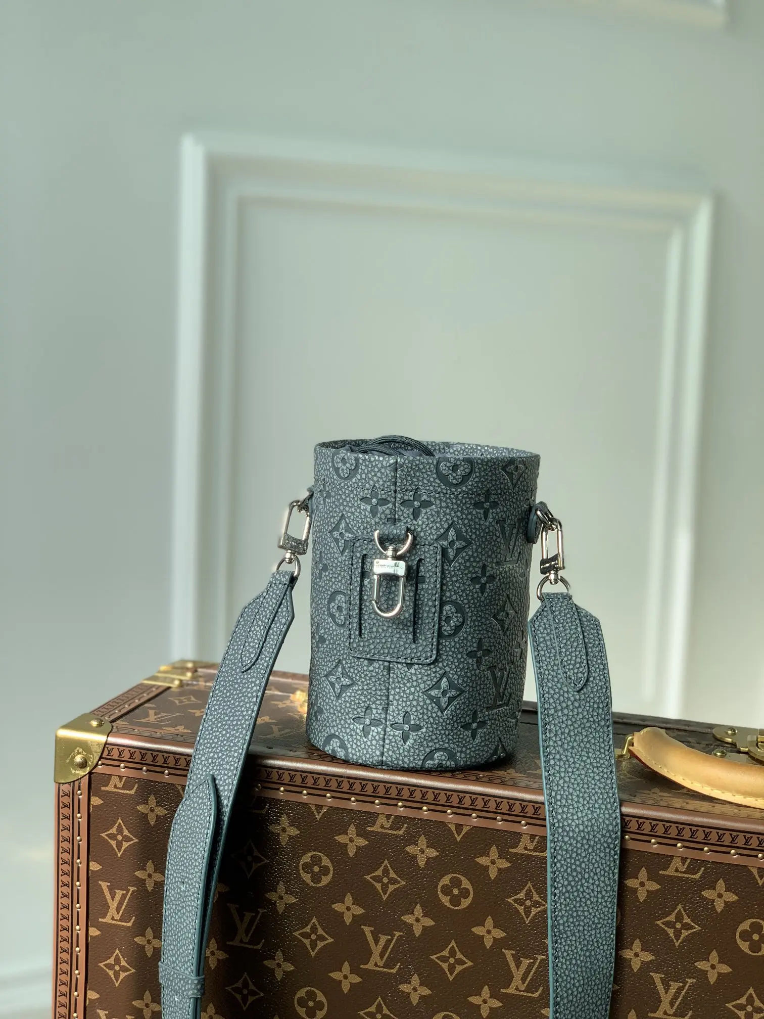 Louis Vuitton 2022 new sling bag