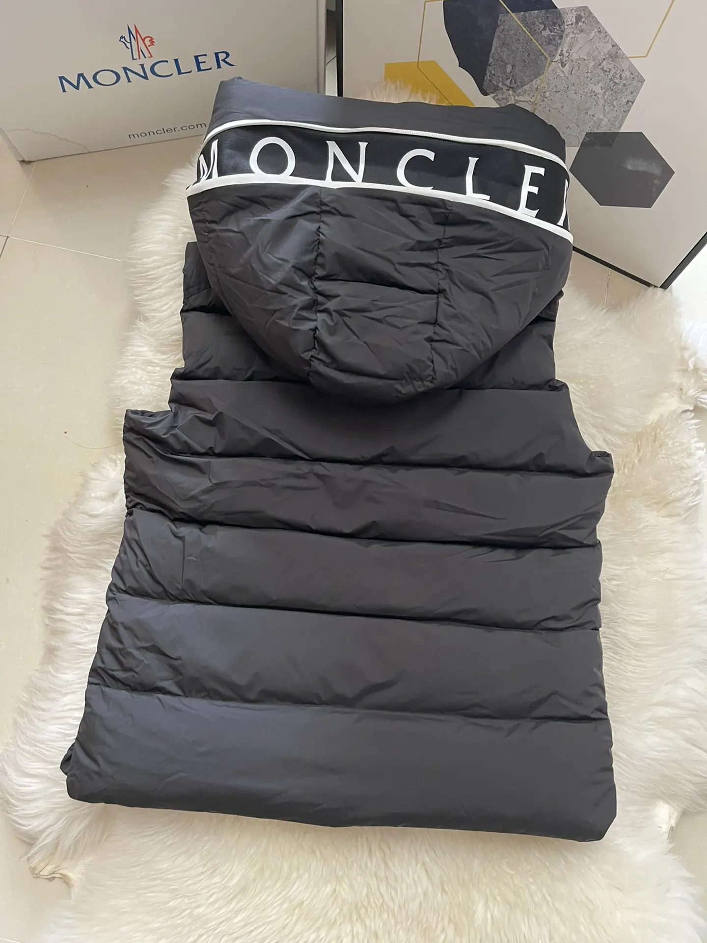 Moncler 2022 new V16 vest down jacket DJ1021059