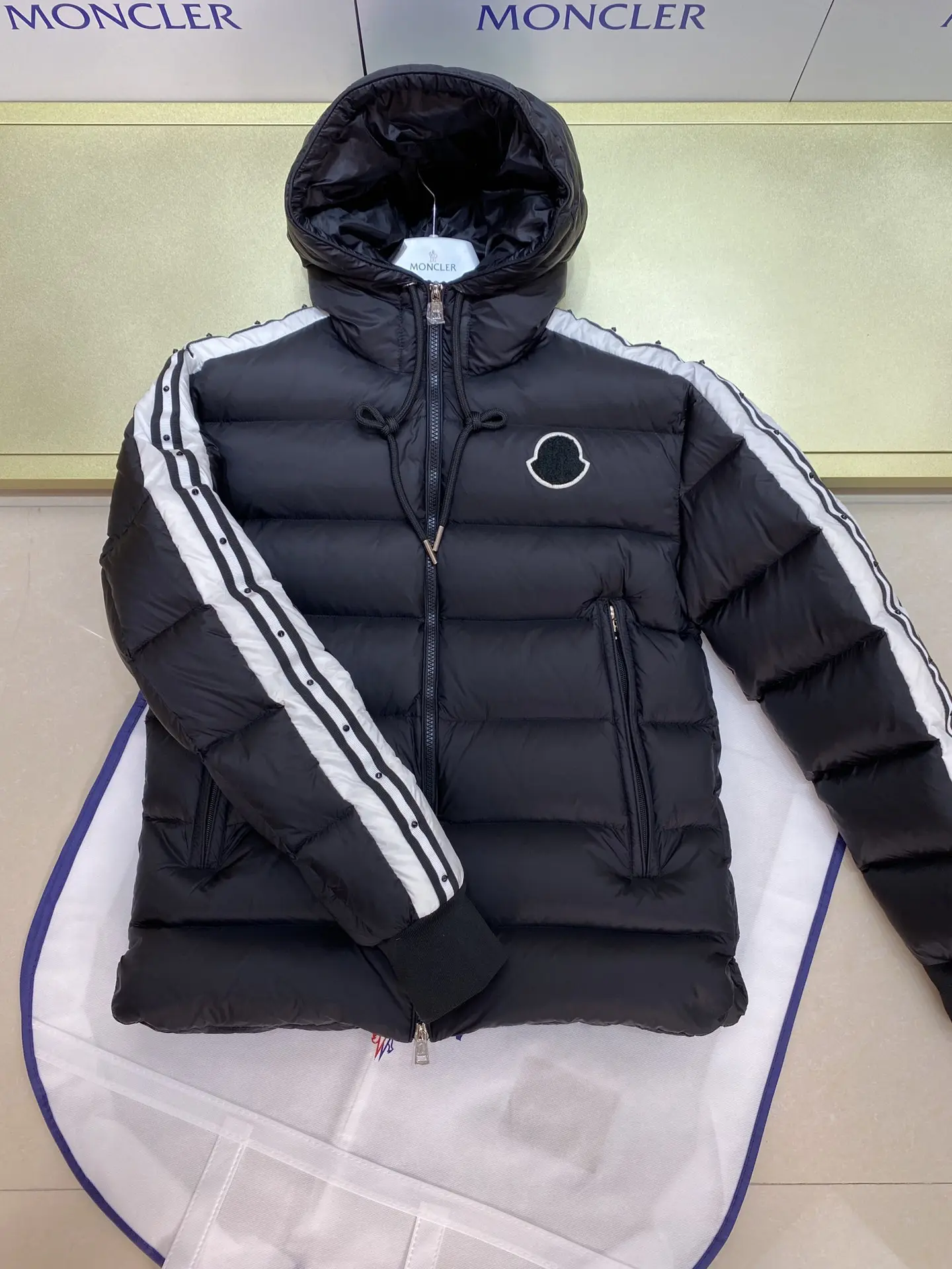 Moncler 2022 new down jacket DJ1021085