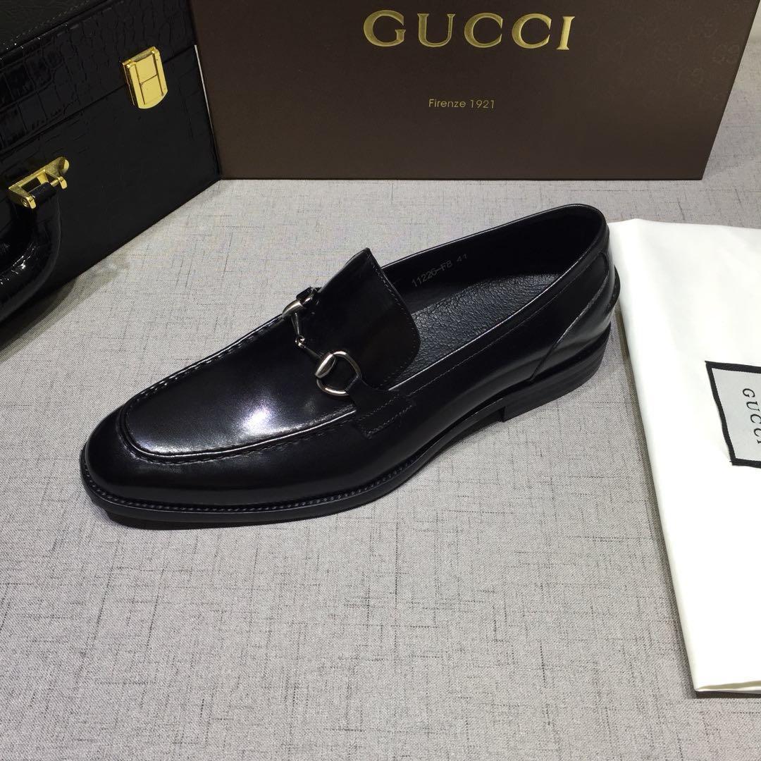 Gucci Black Bright leather Perfect Quality Loafers With Silver Buckle MS07616