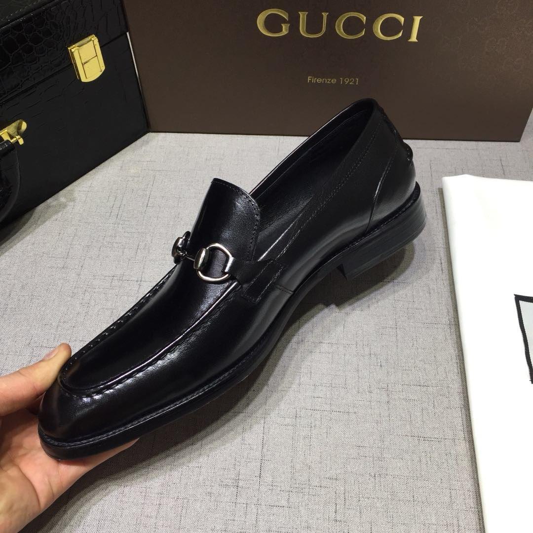 Gucci Black Bright leather Perfect Quality Loafers With Silver Buckle MS07616