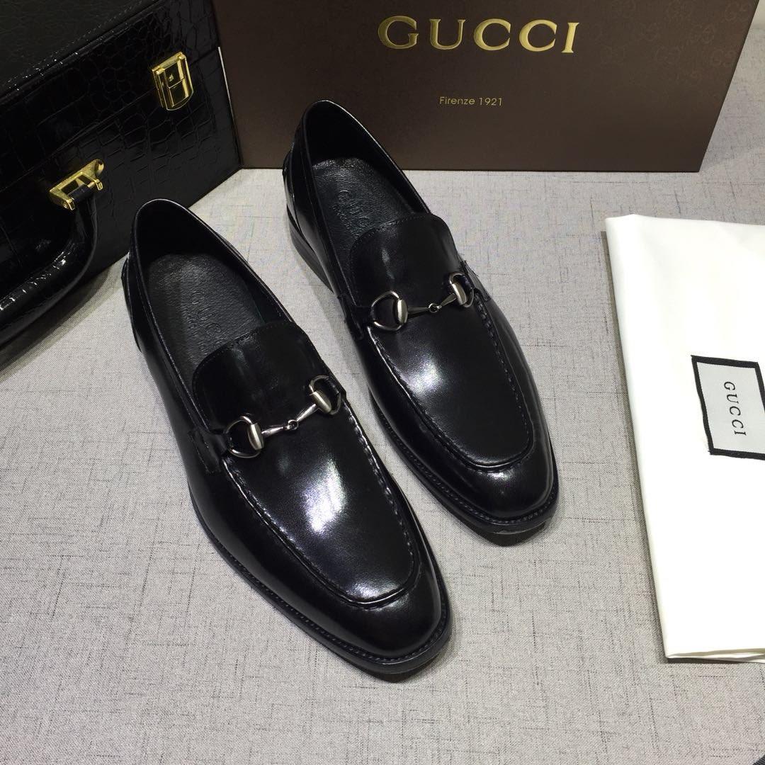 Gucci Black Bright leather Perfect Quality Loafers With Silver Buckle MS07616