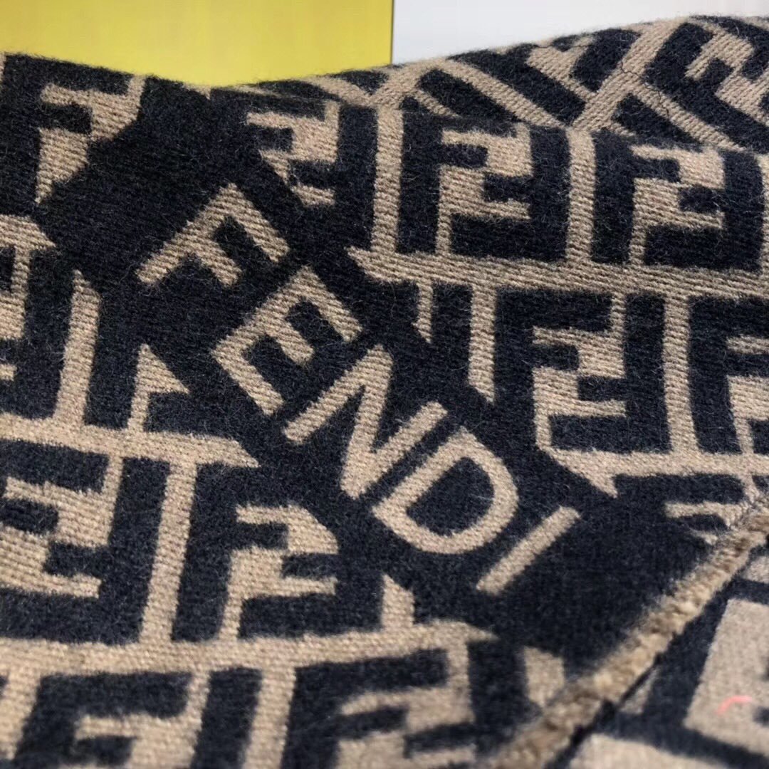 Fendi Luxury Scarf ASS080033