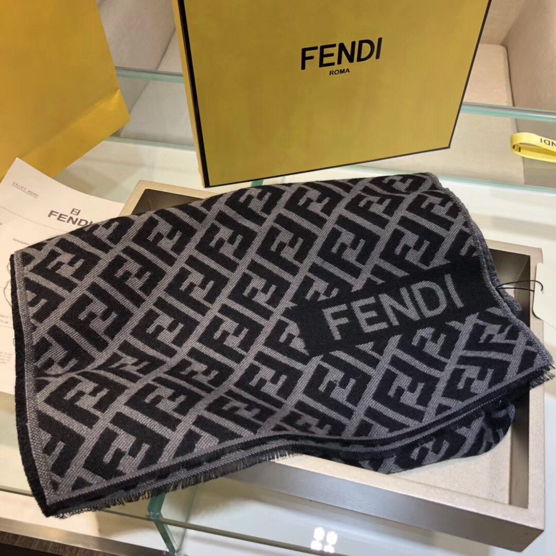 Fendi Luxury Scarf ASS080032