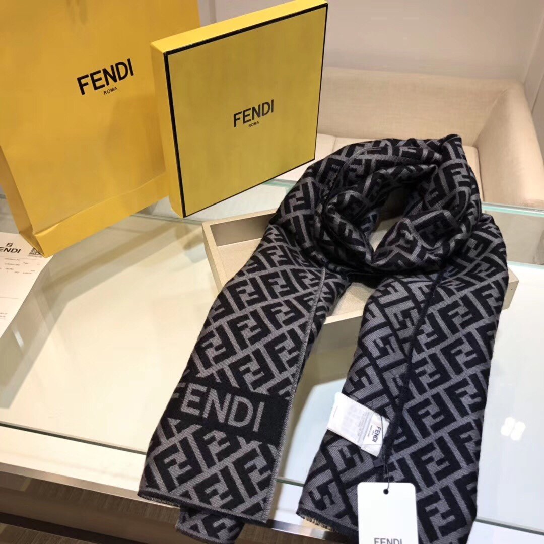 Fendi Luxury Scarf ASS080032