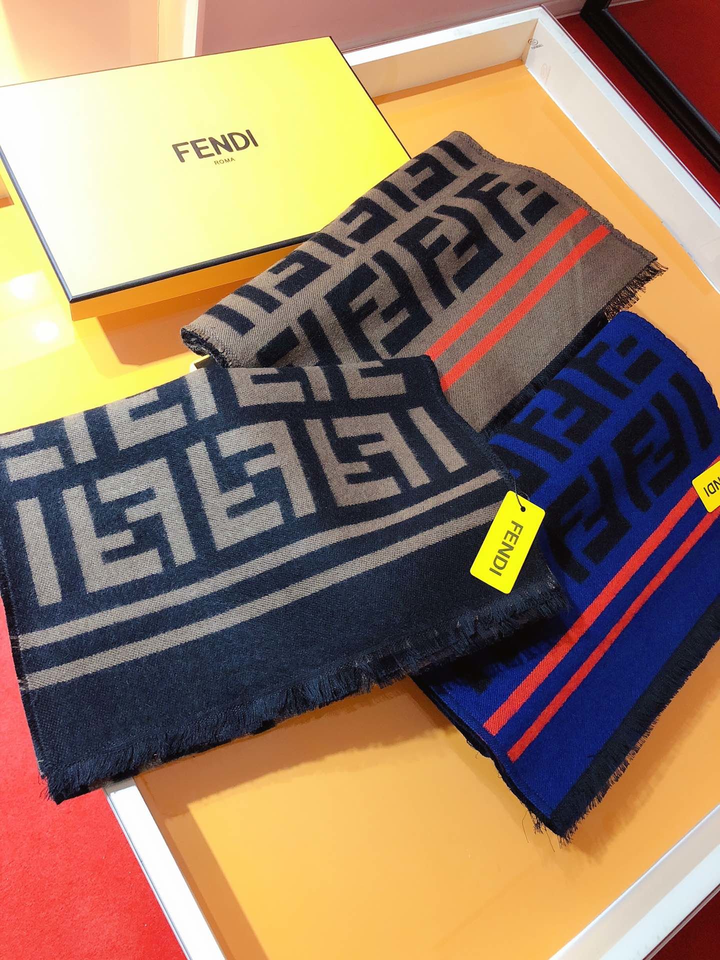 Fendi Luxury Scarf ASS080029