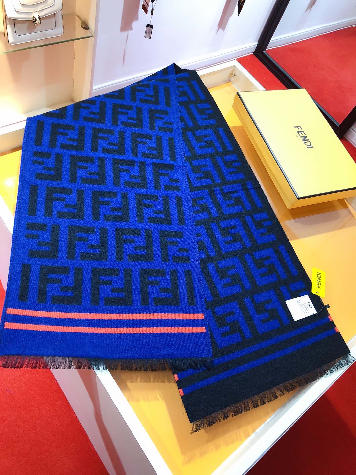 Fendi Luxury Scarf ASS080028