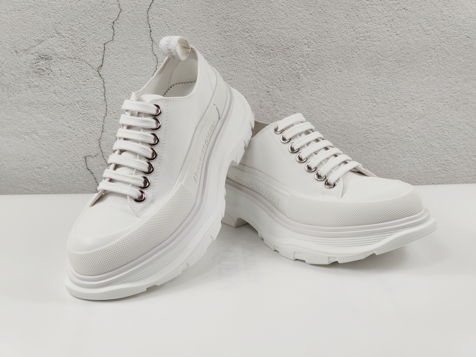 MCQ Sneaker Tread Slick in White