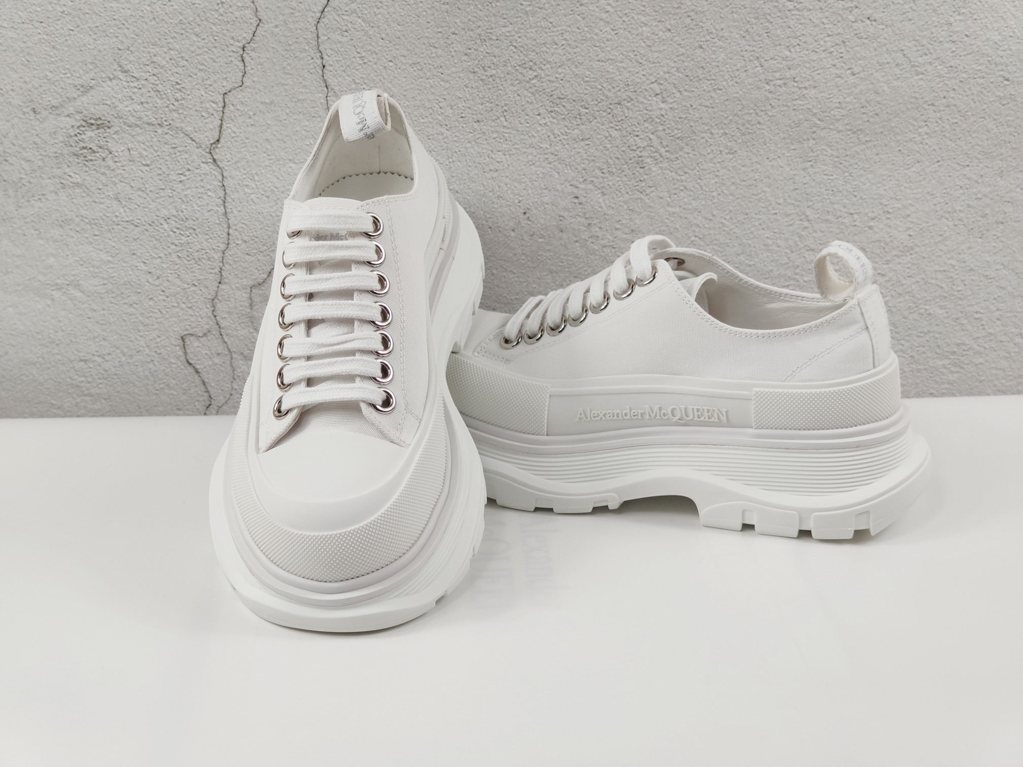 MCQ Sneaker Tread Slick in White