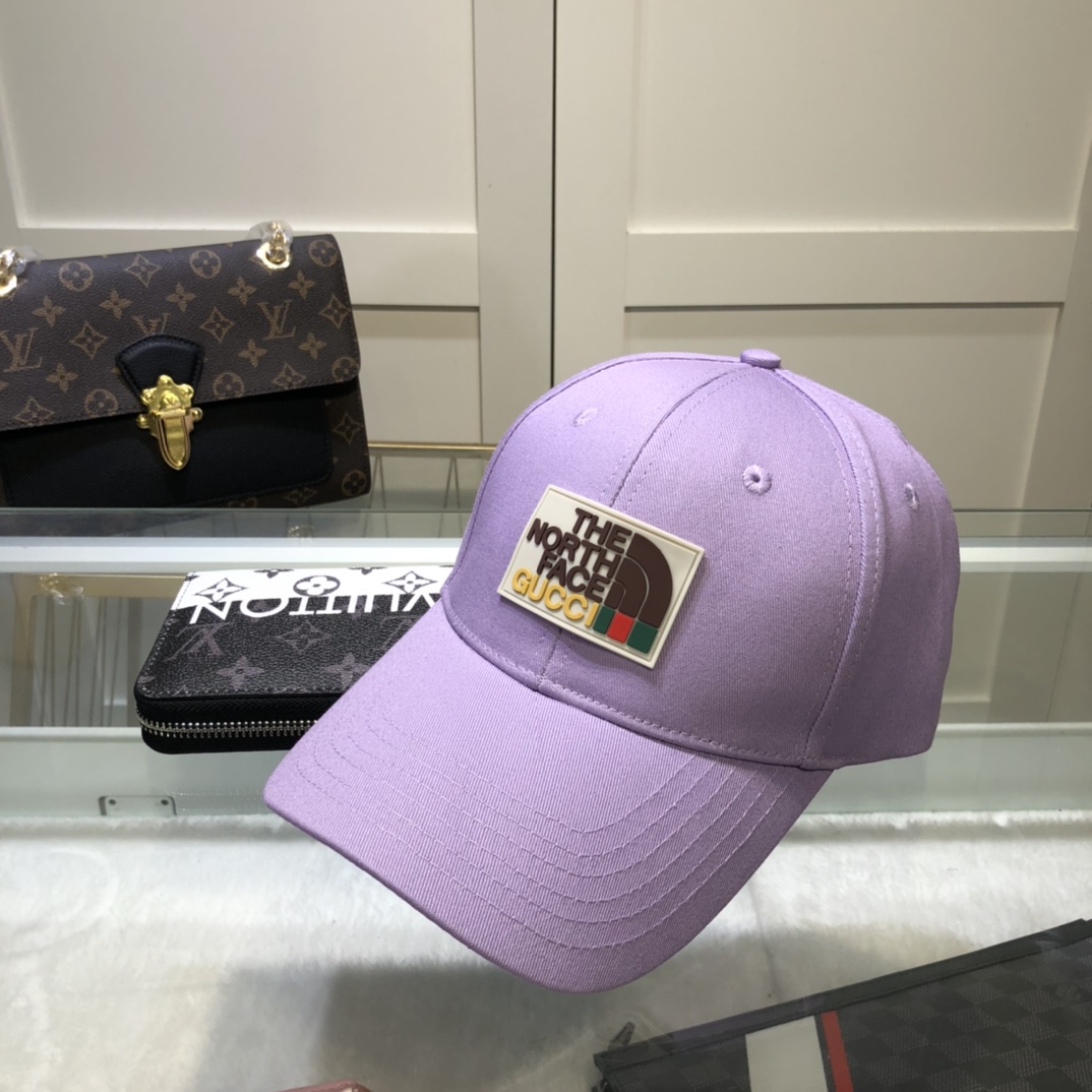 Gucci Hat in Purple