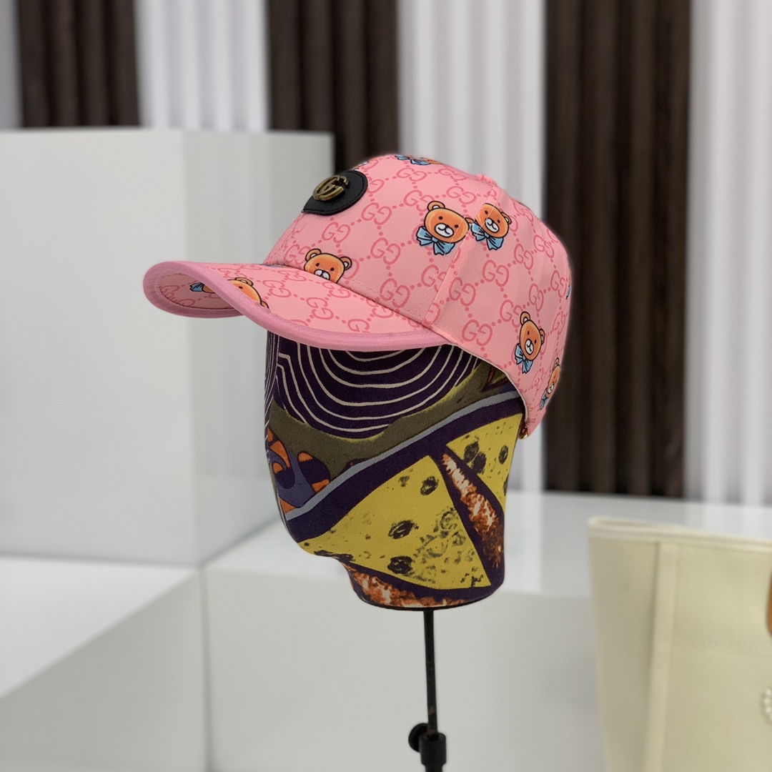 Gucci Hat in Pink