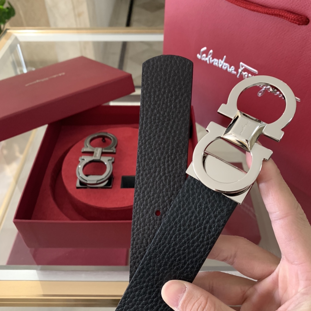 Salvatore Ferragamo Belt in Black