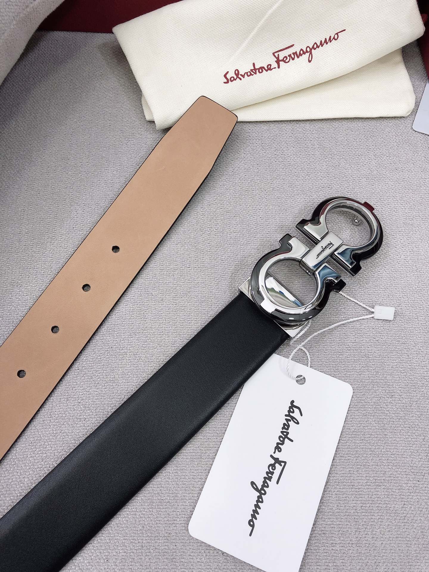 Salvatore Ferragamo Belt in Black