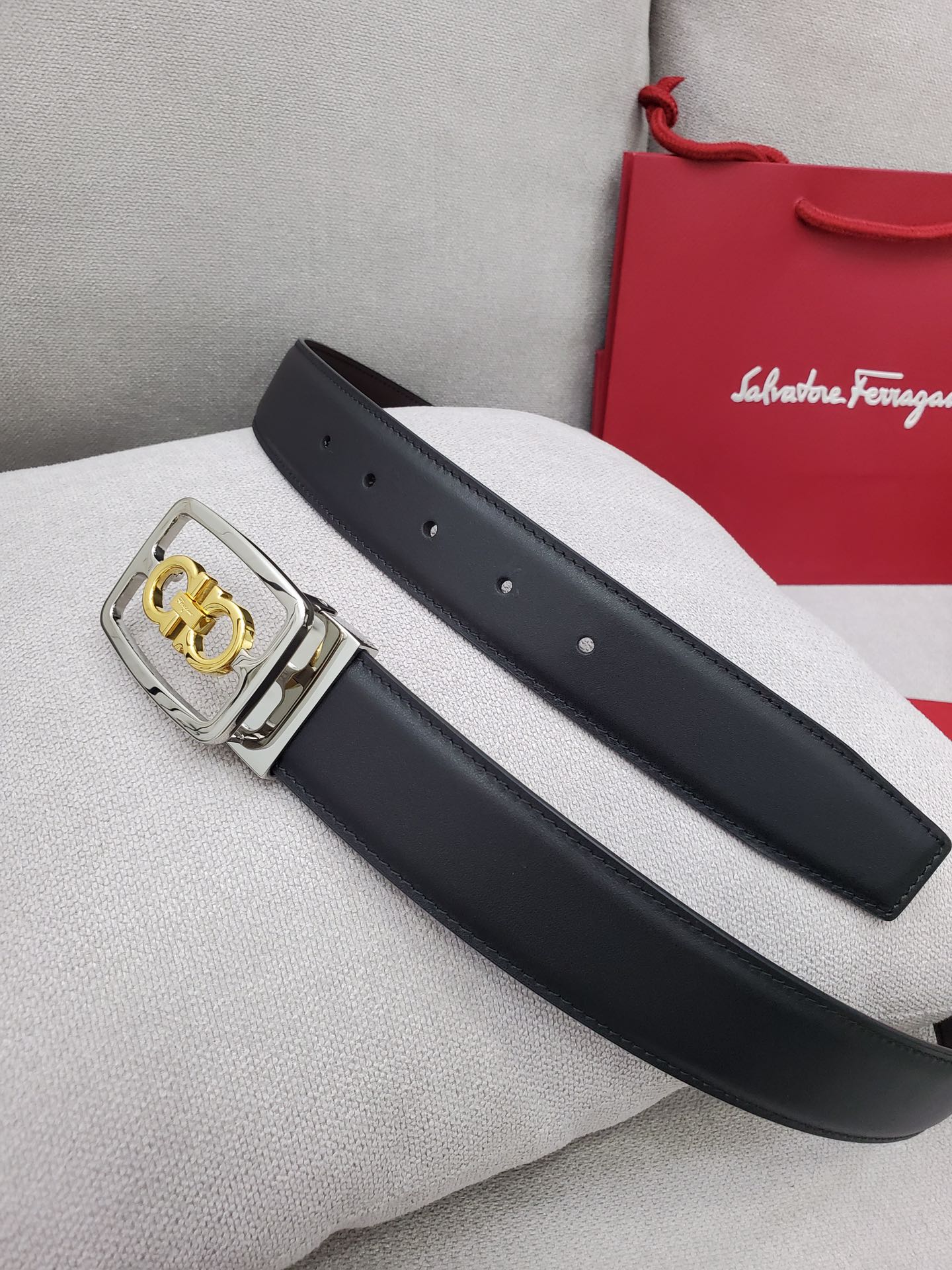 Salvatore Ferragamo Belt in Black