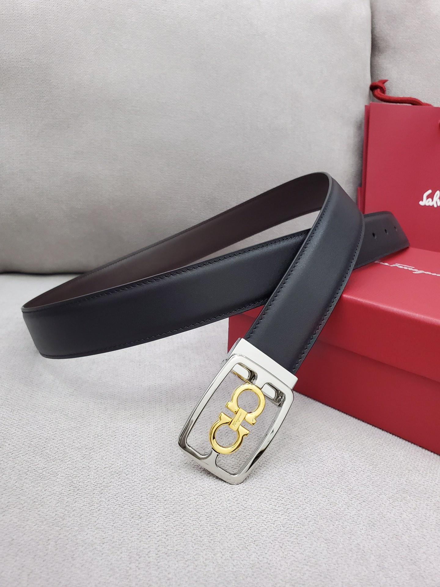 Salvatore Ferragamo Belt in Black