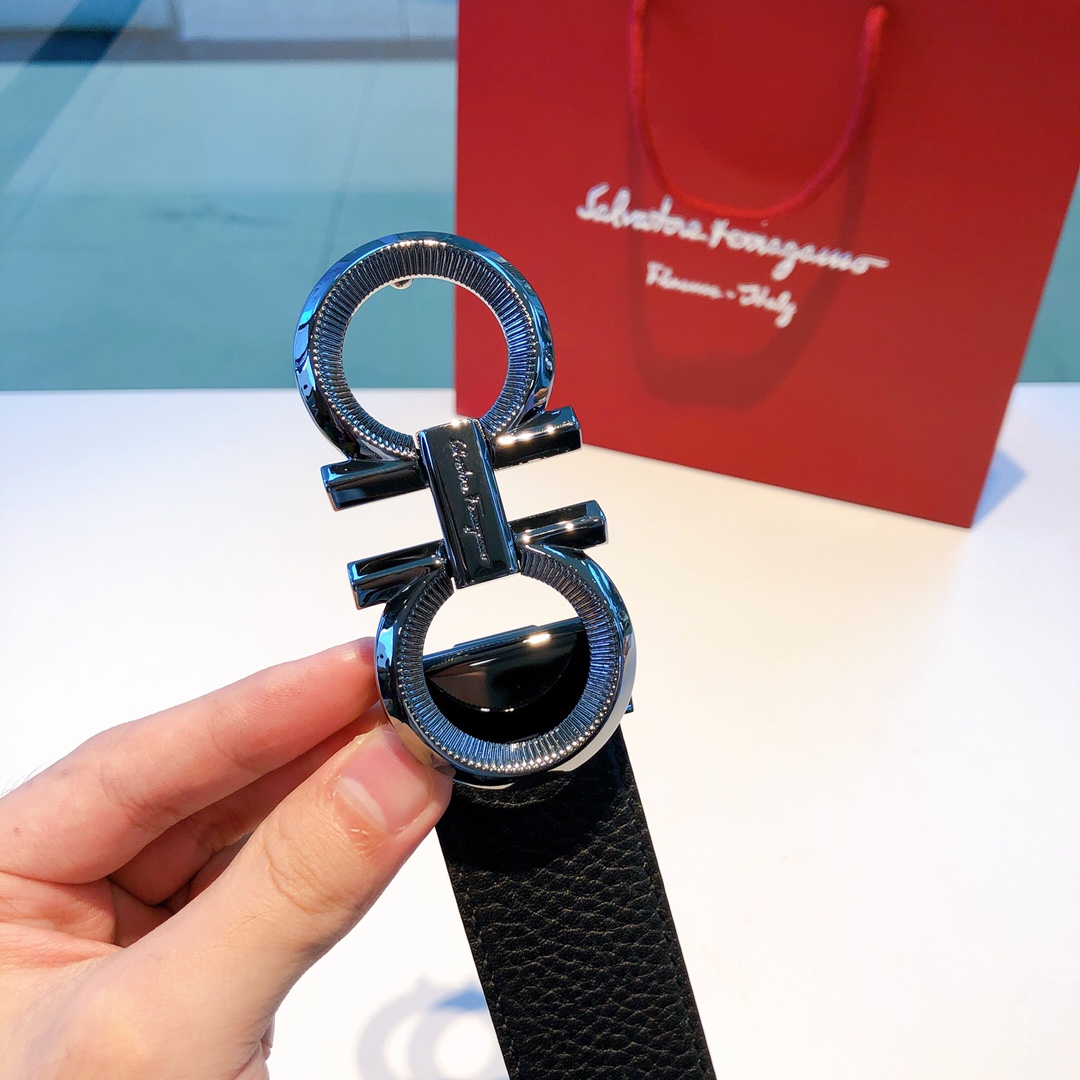 Salvatore Ferragamo Belt in Black