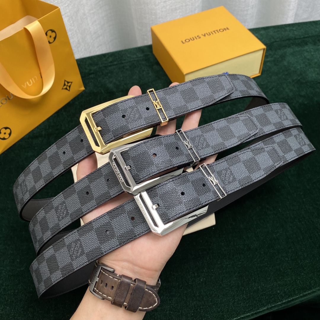 Louis Vuitton Belt in royal blue