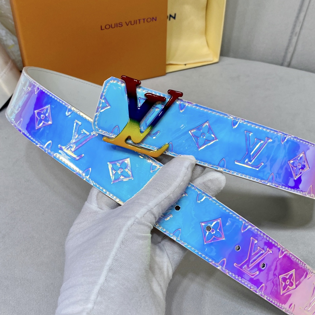 Louis Vuitton Belt in Purple