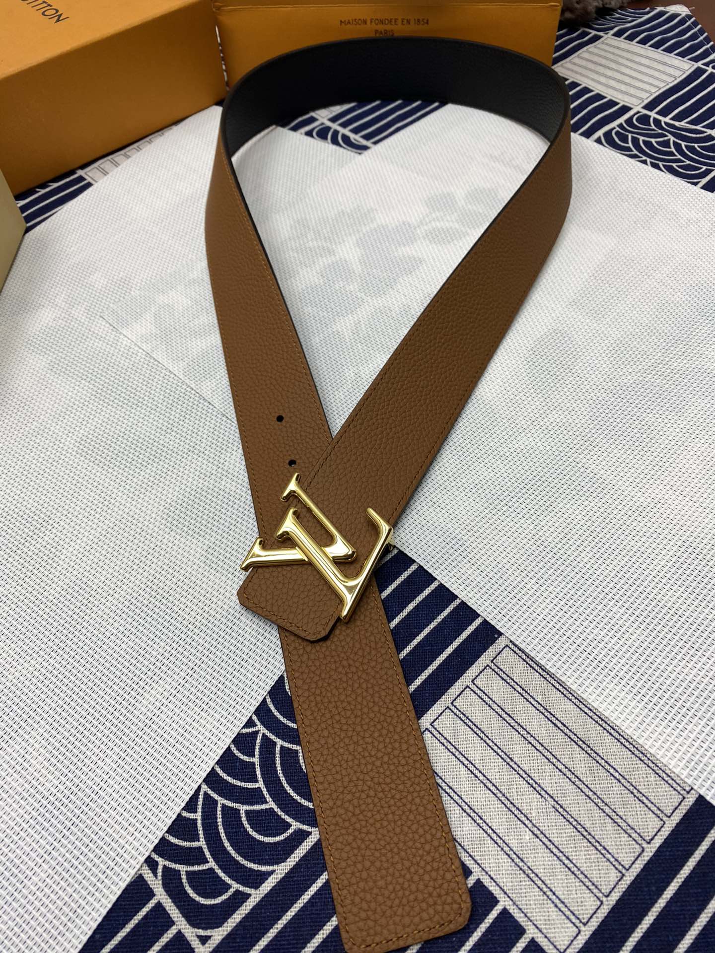 Louis Vuitton Belt in Coffee