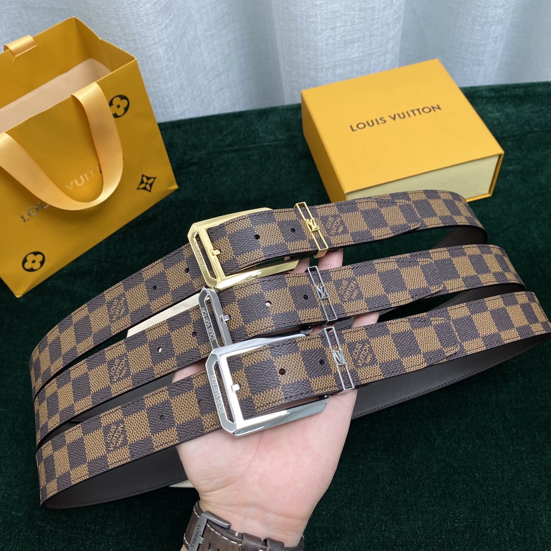 Louis Vuitton Belt in Coffee