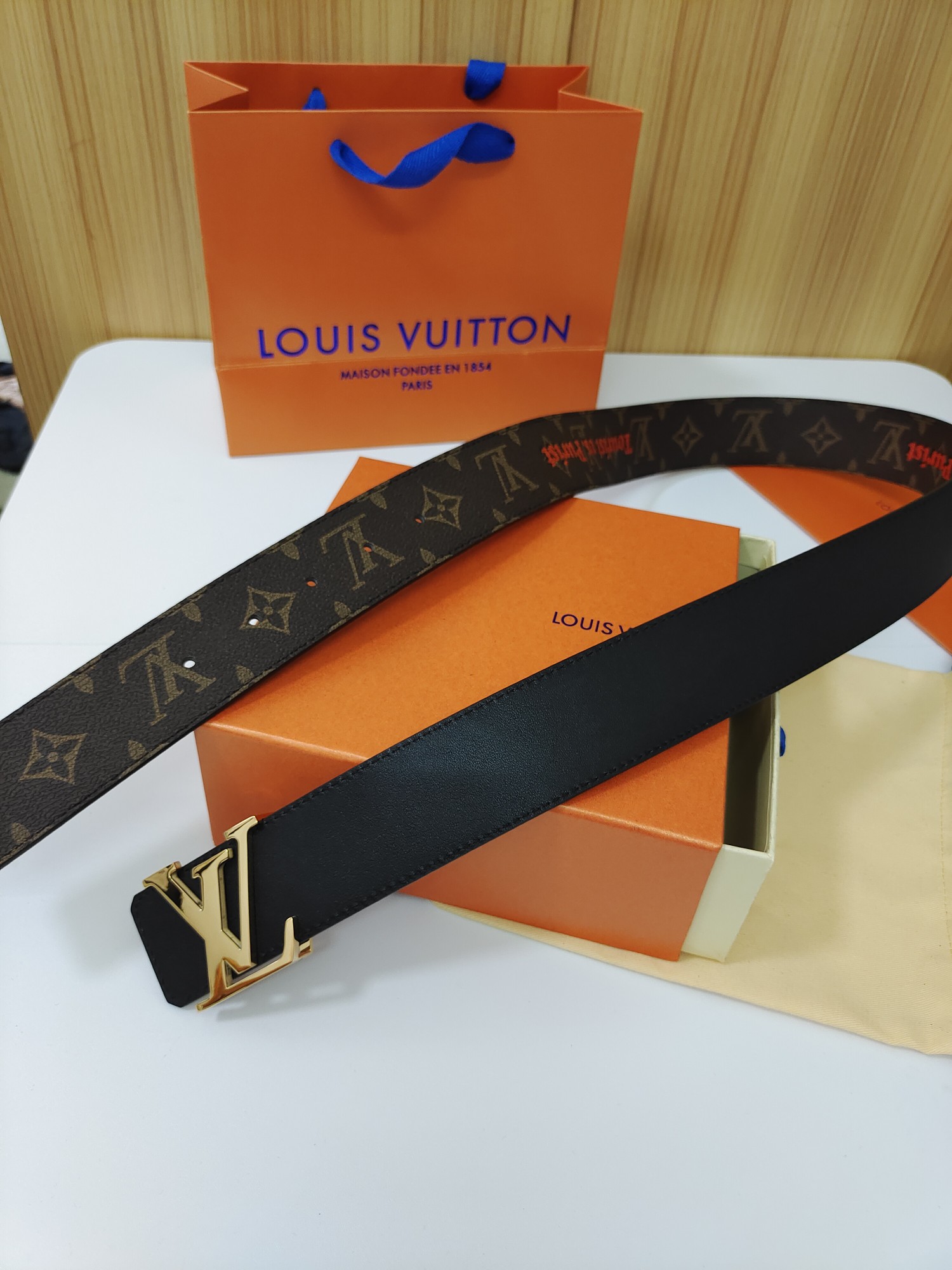 Louis Vuitton Belt in Brown