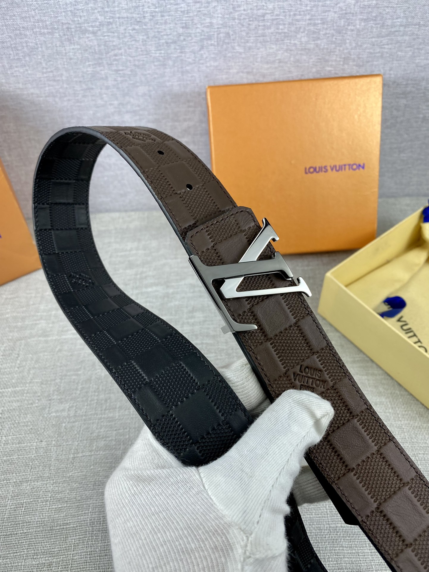 Louis Vuitton Belt in Brown