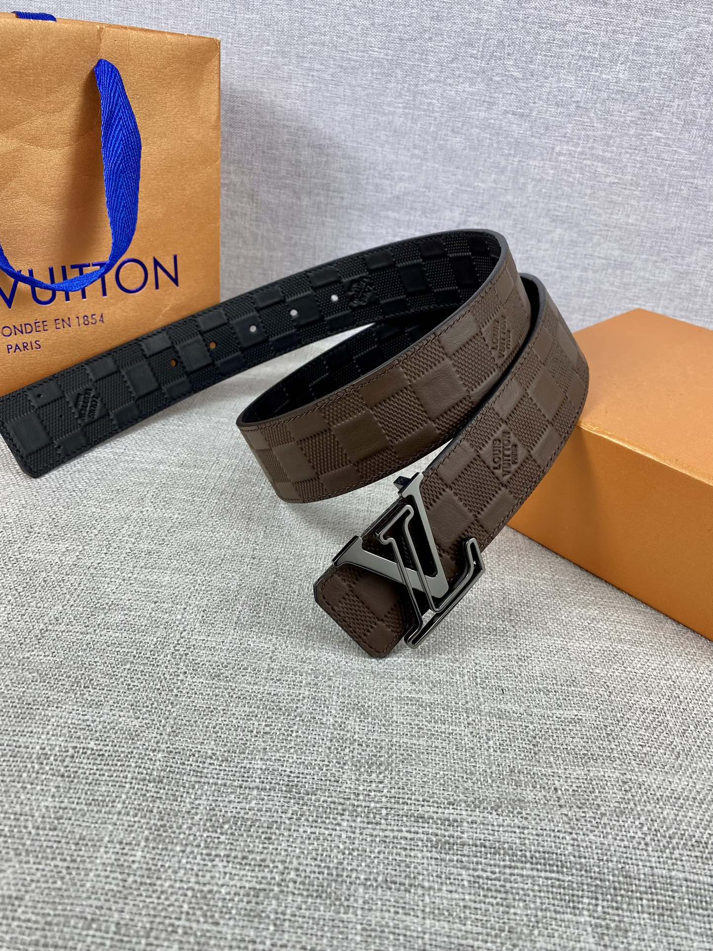 Louis Vuitton Belt in Brown