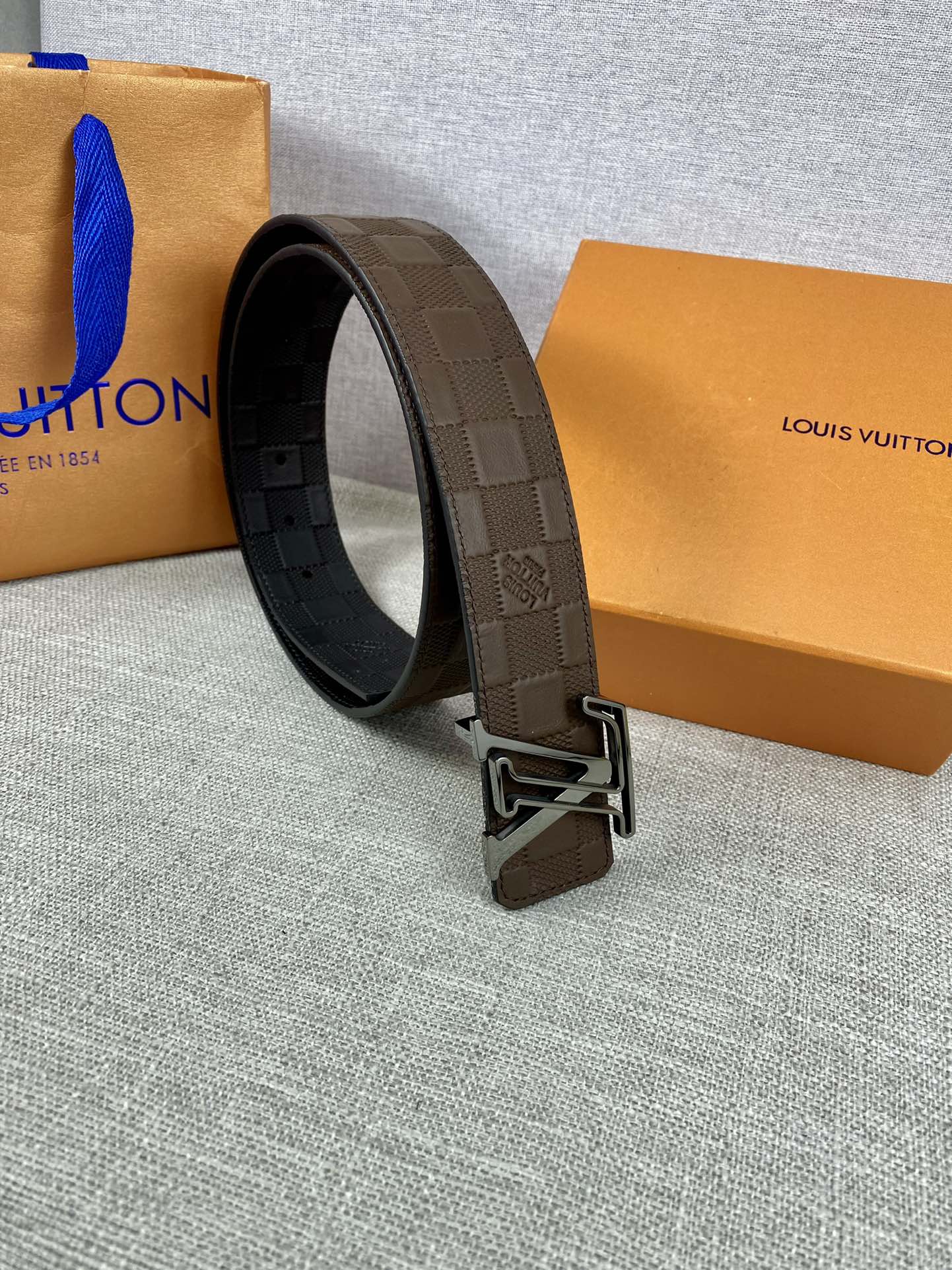 Louis Vuitton Belt in Brown