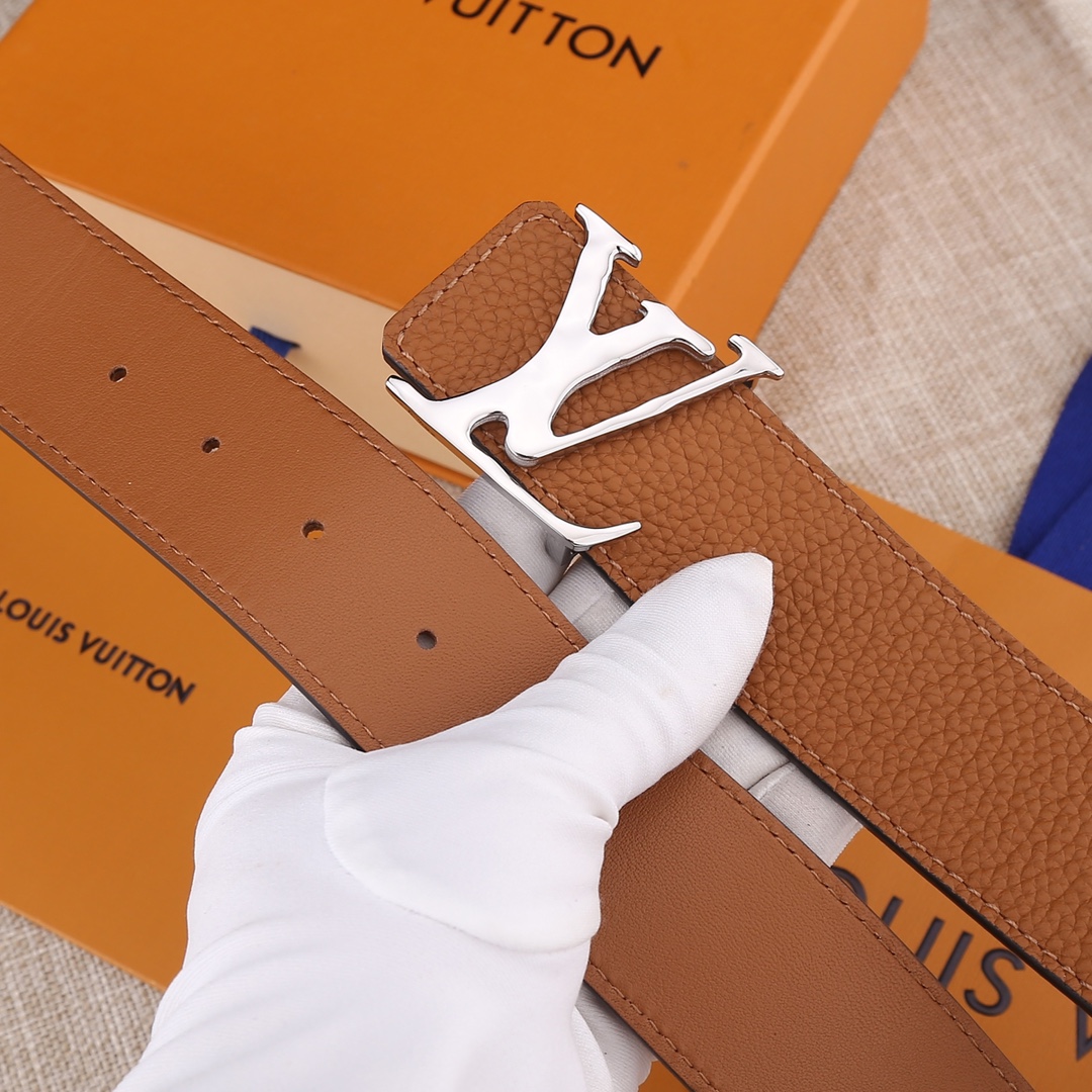 Louis Vuitton Belt in Brown