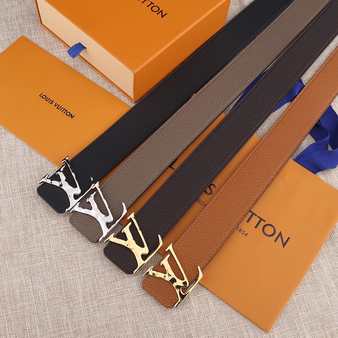 Louis Vuitton Belt in Brown