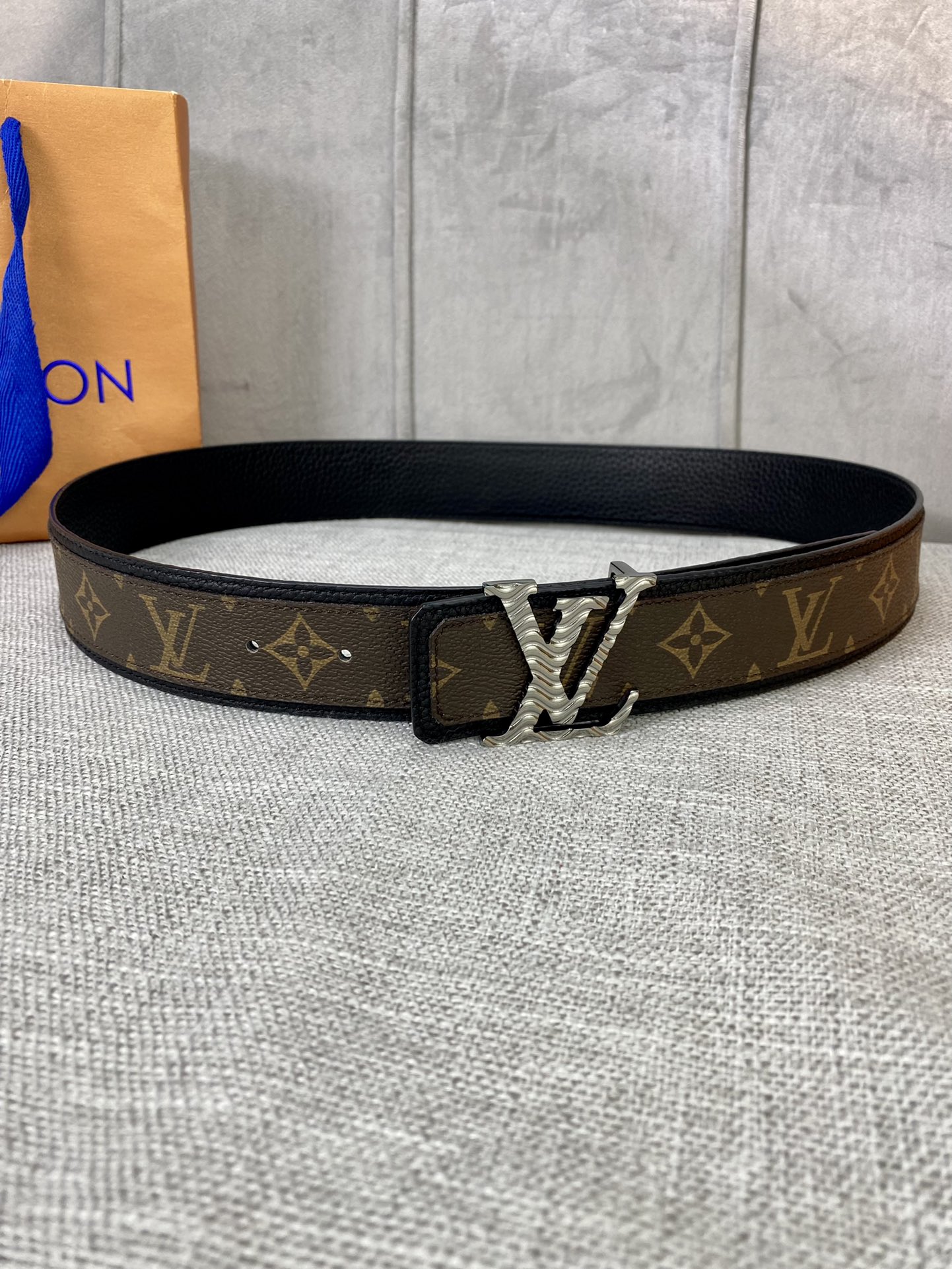 Louis Vuitton Belt in Brown