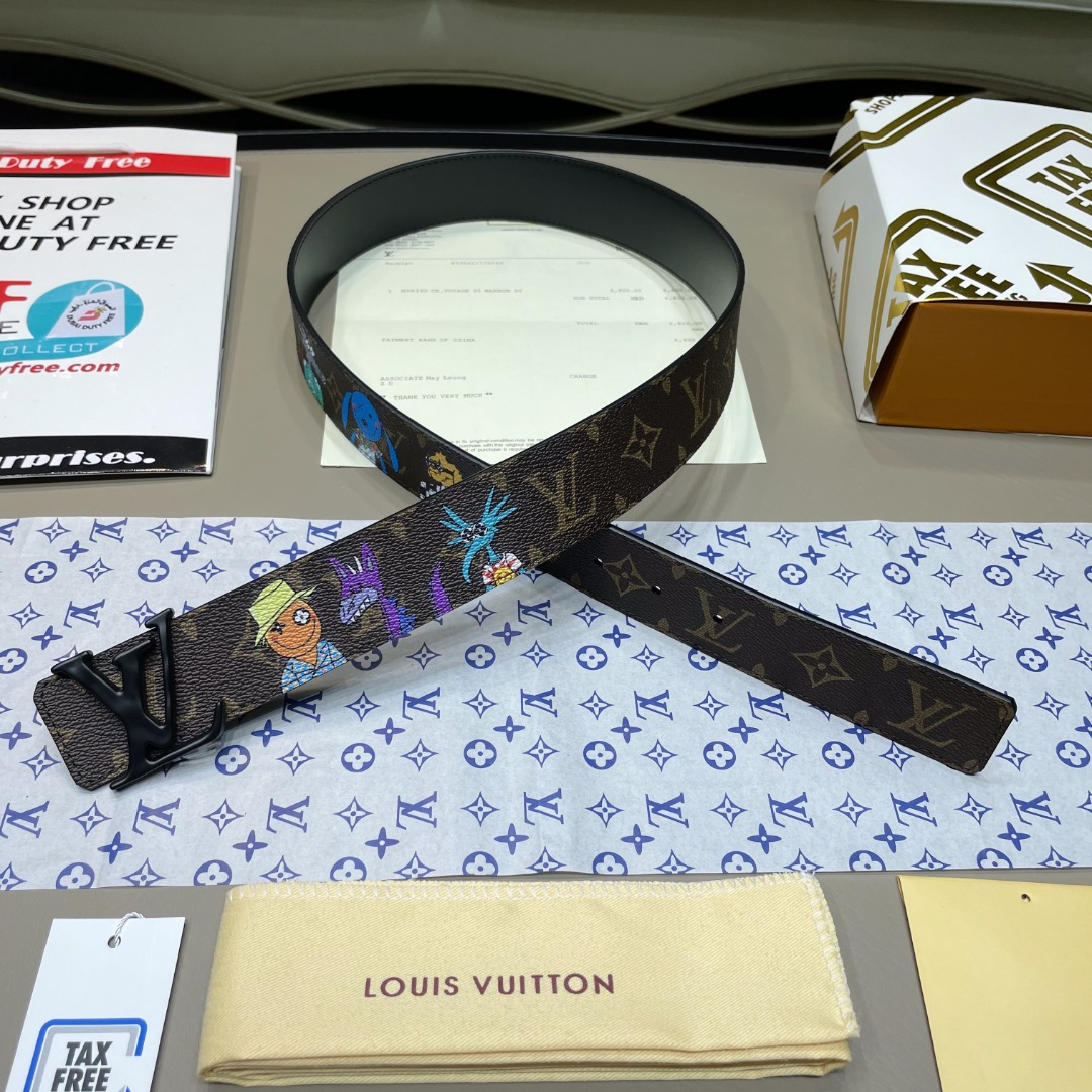 Louis Vuitton Belt in Brown