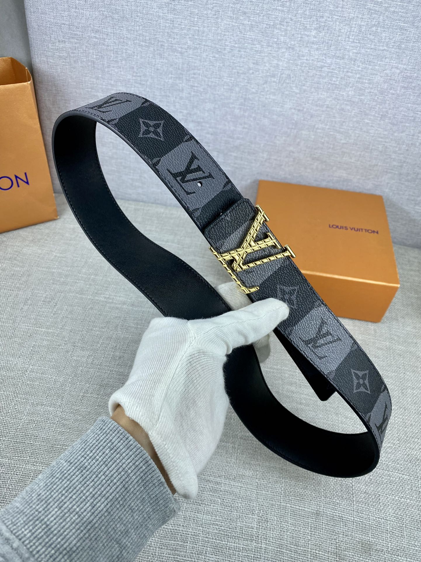 Louis Vuitton Belt in Black