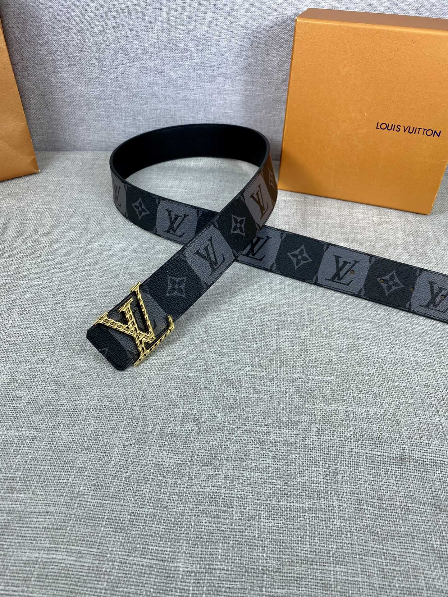 Louis Vuitton Belt in Black