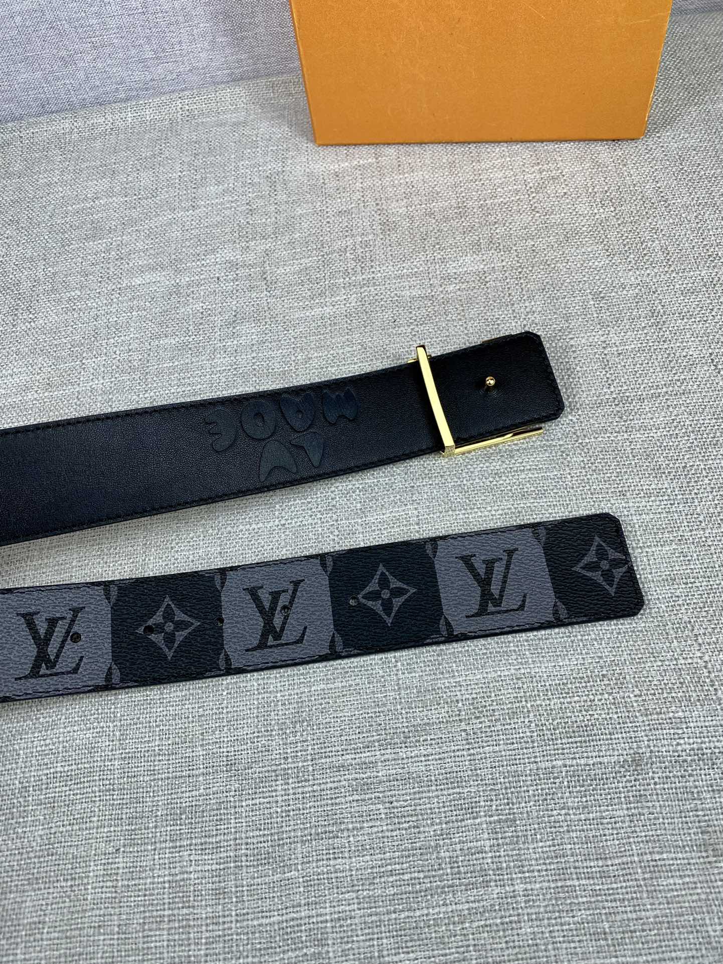 Louis Vuitton Belt in Black