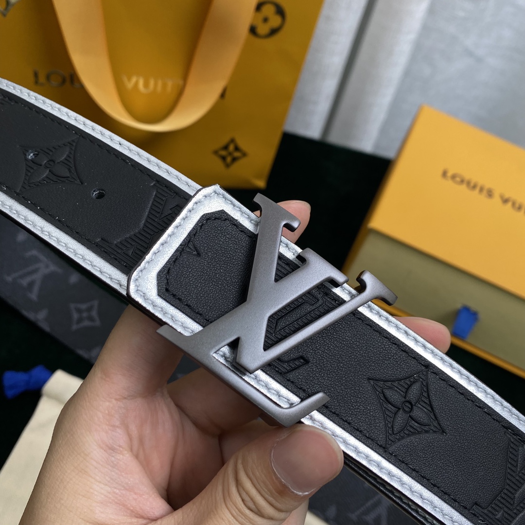 Louis Vuitton Belt in Black