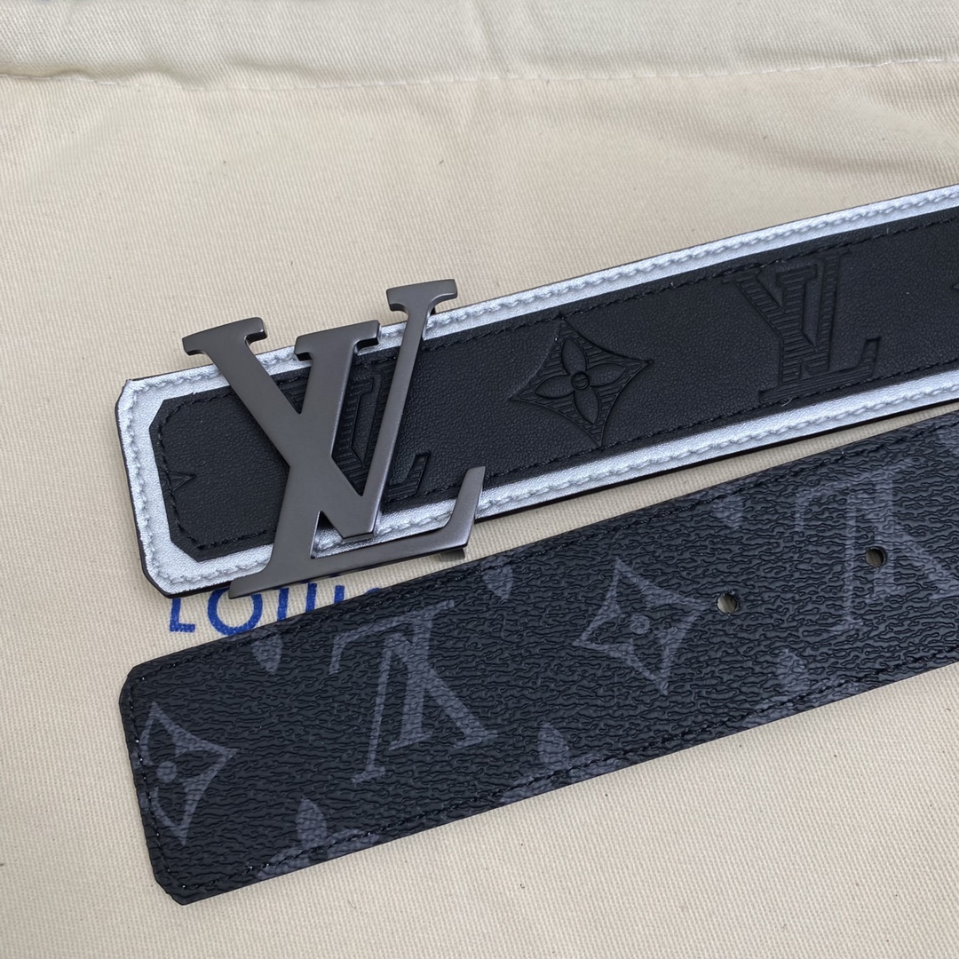 Louis Vuitton Belt in Black