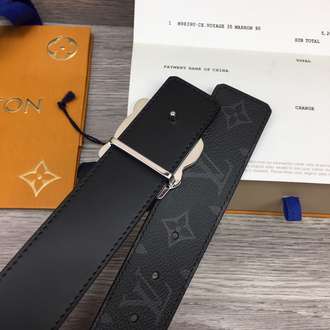 Louis Vuitton Belt in Black