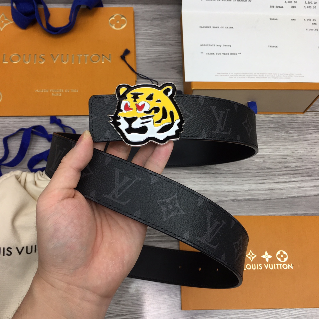 Louis Vuitton Belt in Black