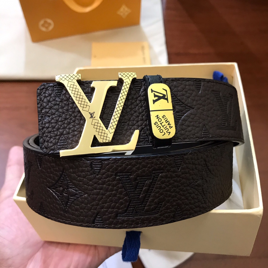 Louis Vuitton Belt in Black