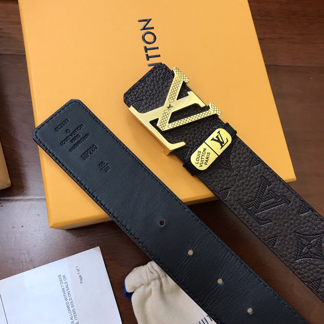 Louis Vuitton Belt in Black